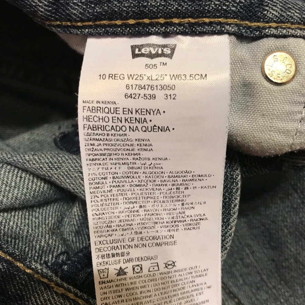 Levi’s - Picture 2 of 3